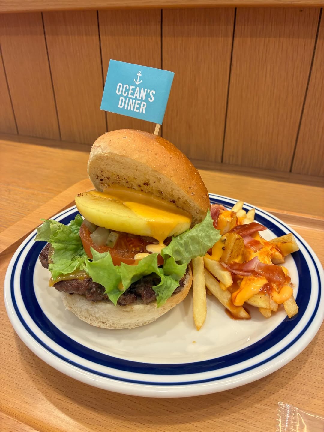 青森アップルバーガー 源たれベーコンチーズフライつき